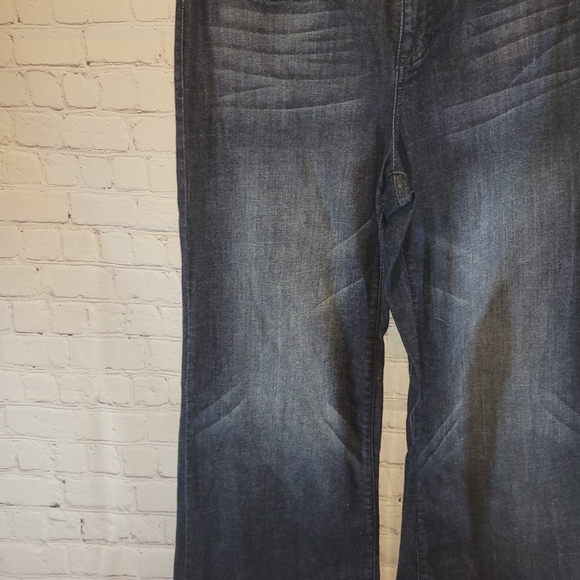 Mossimo Flare Leg Jeans - Picture 3 of 7